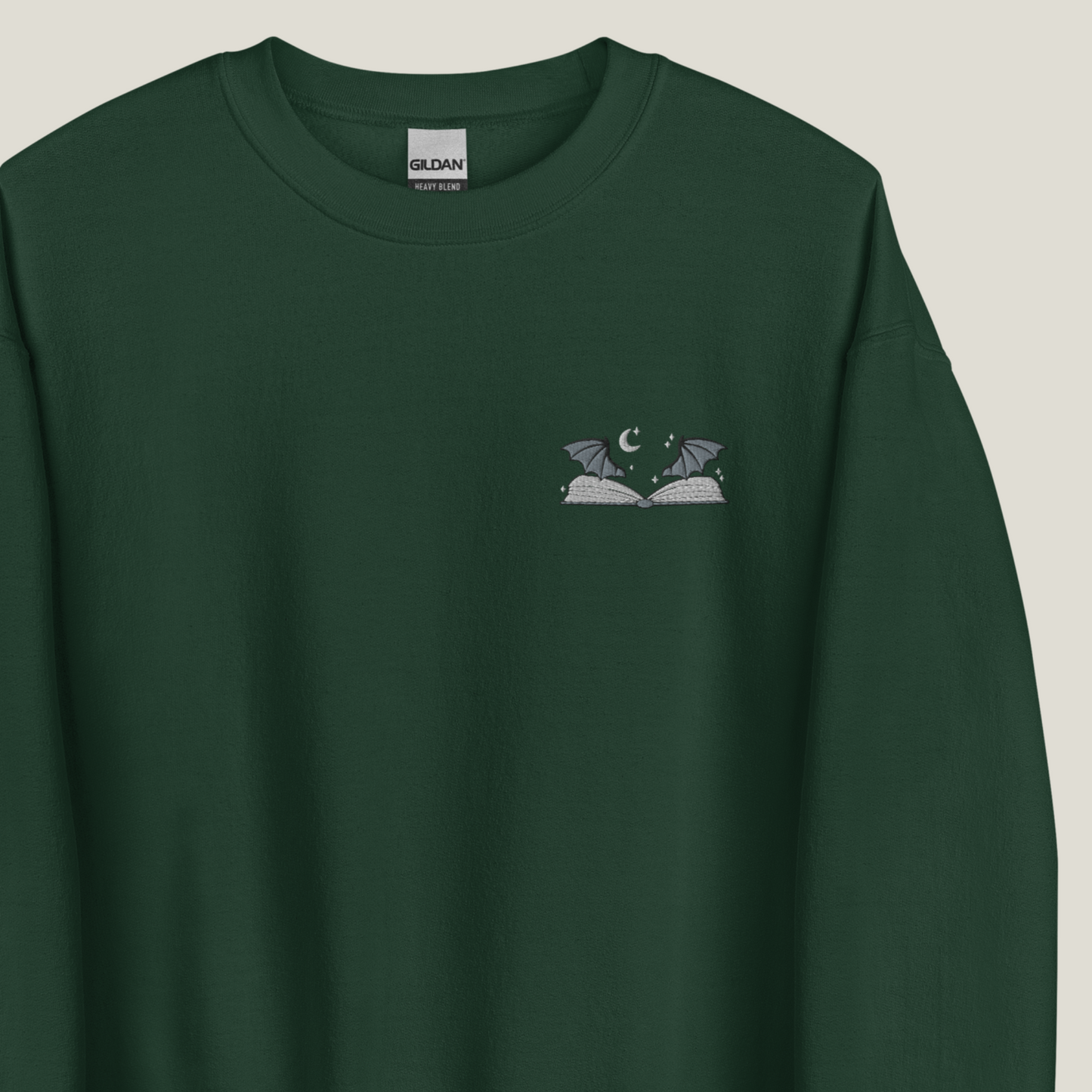 Fantasy Buch Sweatshirt bestickt Buch mit Flügeln in Forest