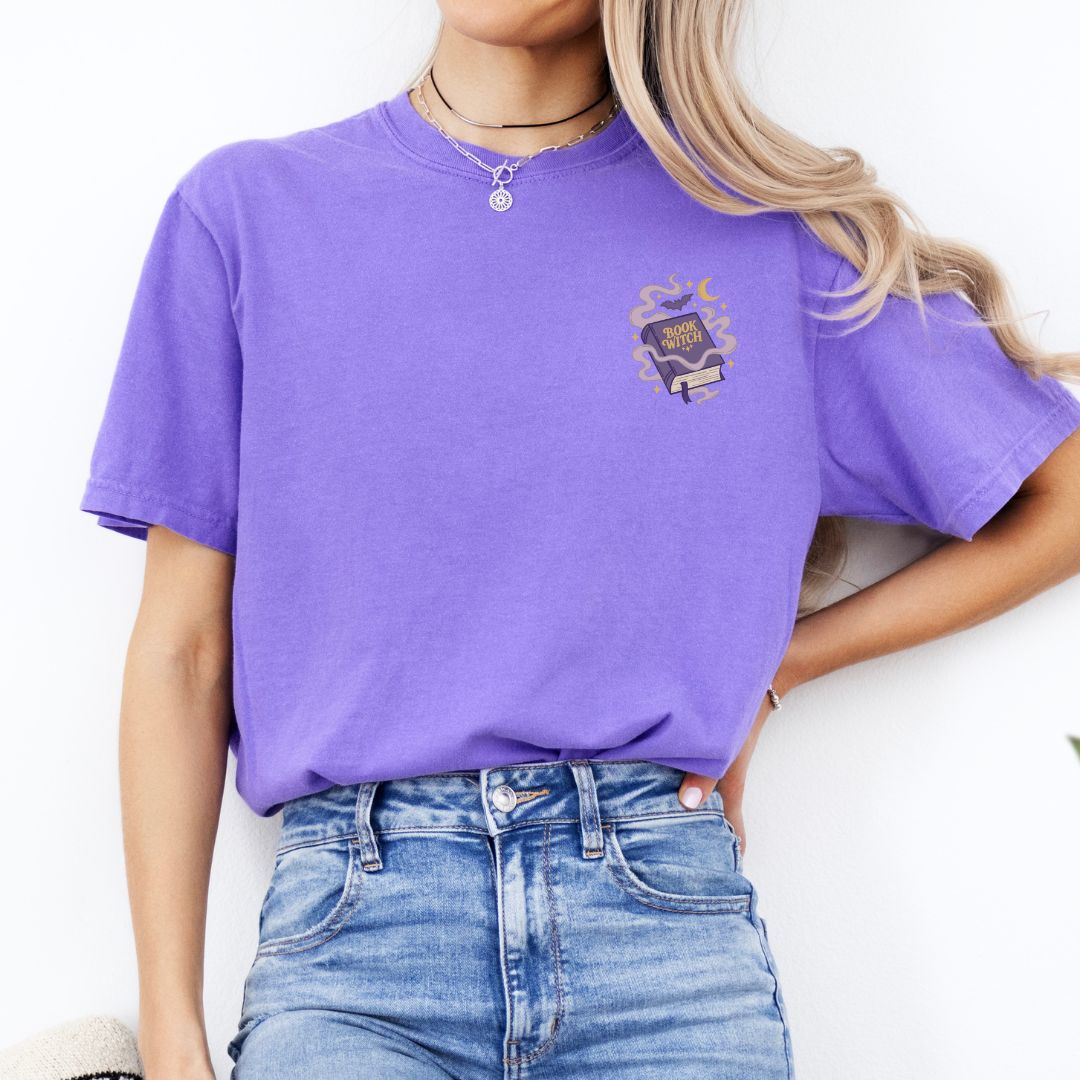 Premium T-Shirt | Book Witch | Druck | Bookish Halloween