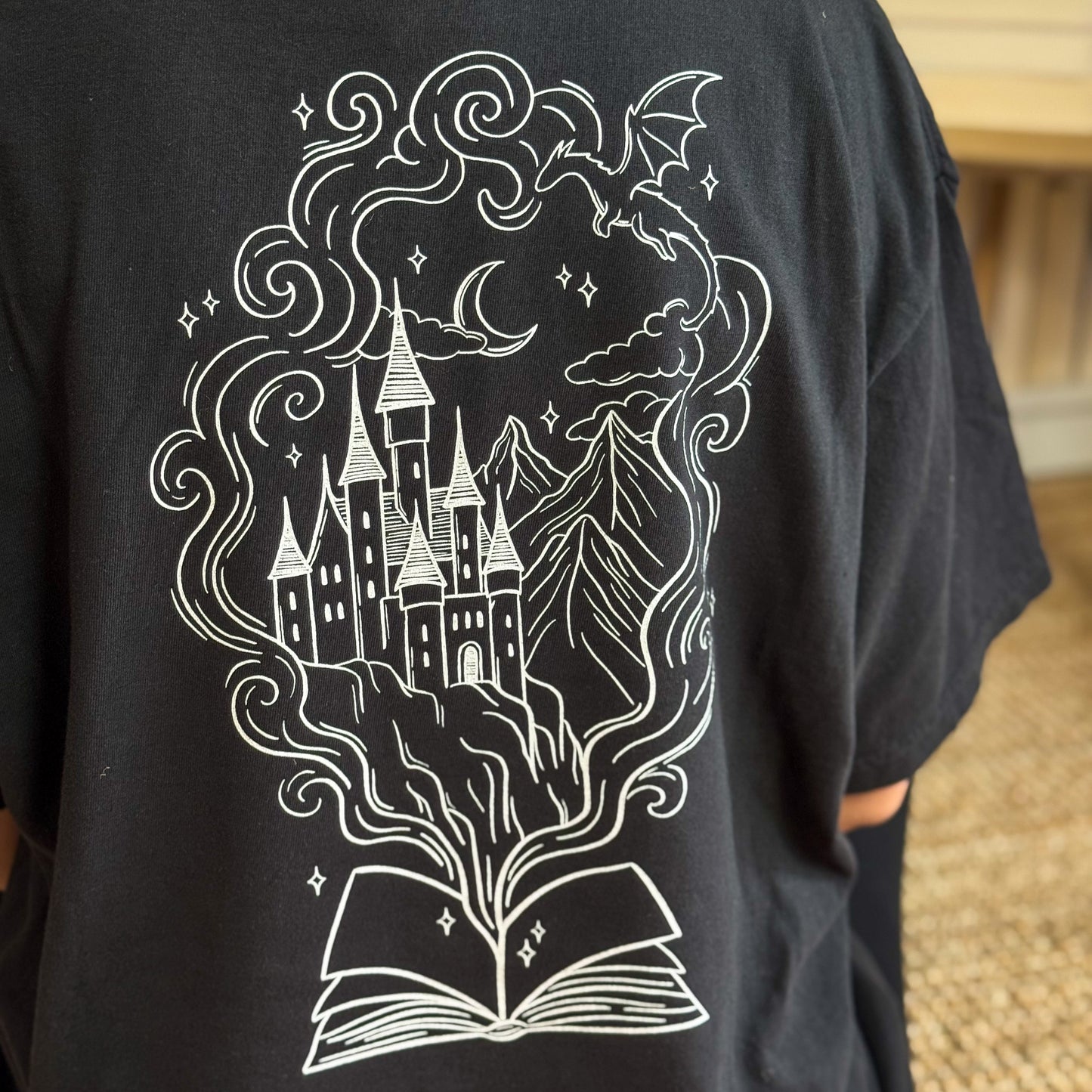 Premium T-Shirt | Bookish Magic | Druck | Bookish T-Shirt
