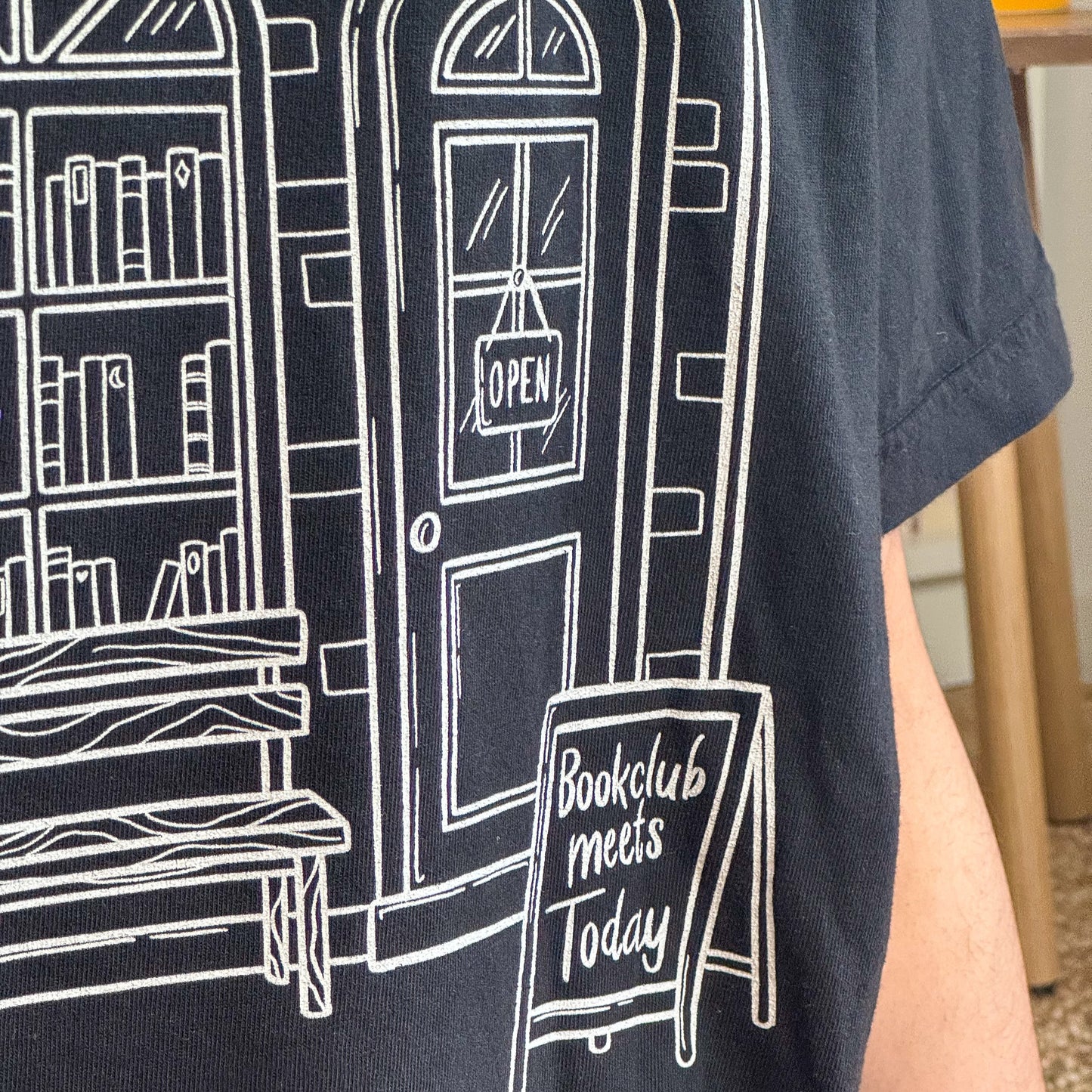 Premium T-Shirt | Bookstore | Druck | Bookish T-Shirt