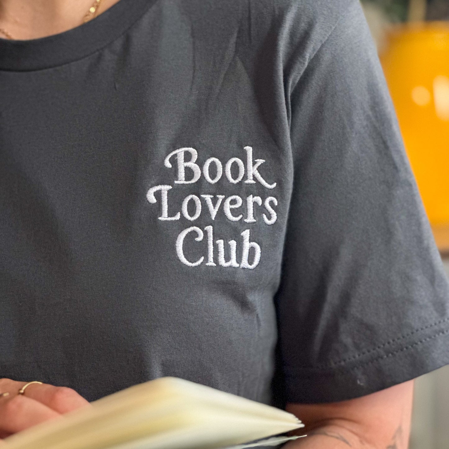 T-Shirt | Book Lovers Club | bestickt | Bookish T-Shirt