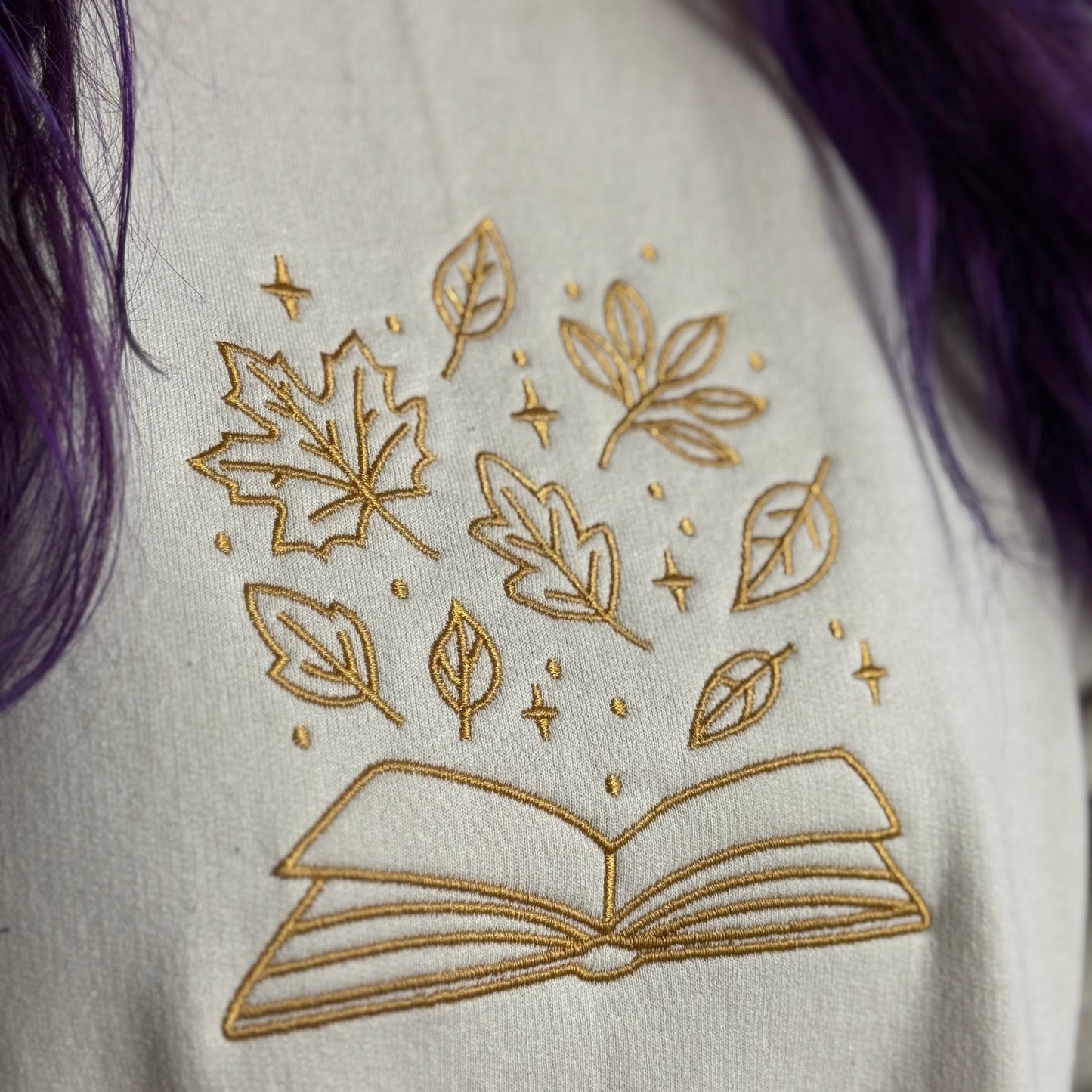 Sweatshirt | Bookish Leaves | bestickt | Bookish Autumn