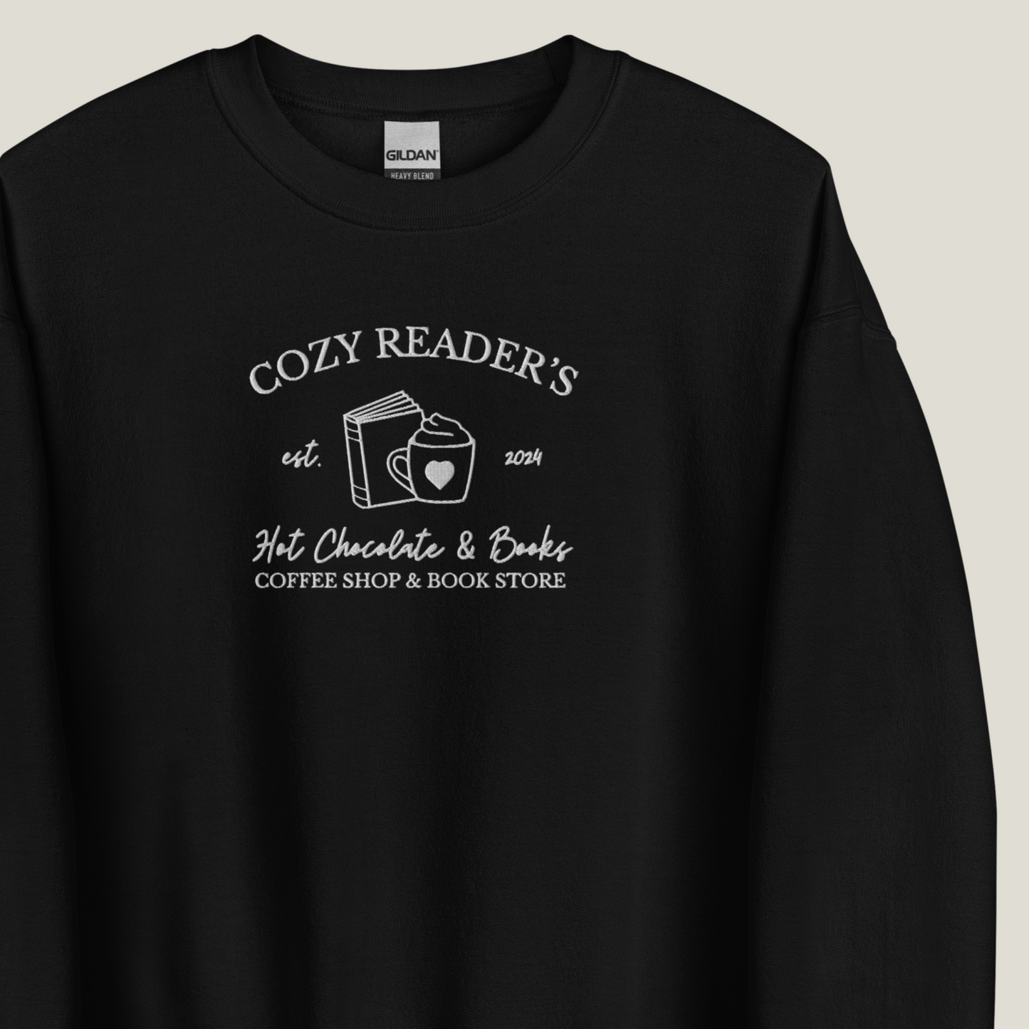 Sweatshirt | Cozy Readers | bestickt | Bookish Sweatshirt