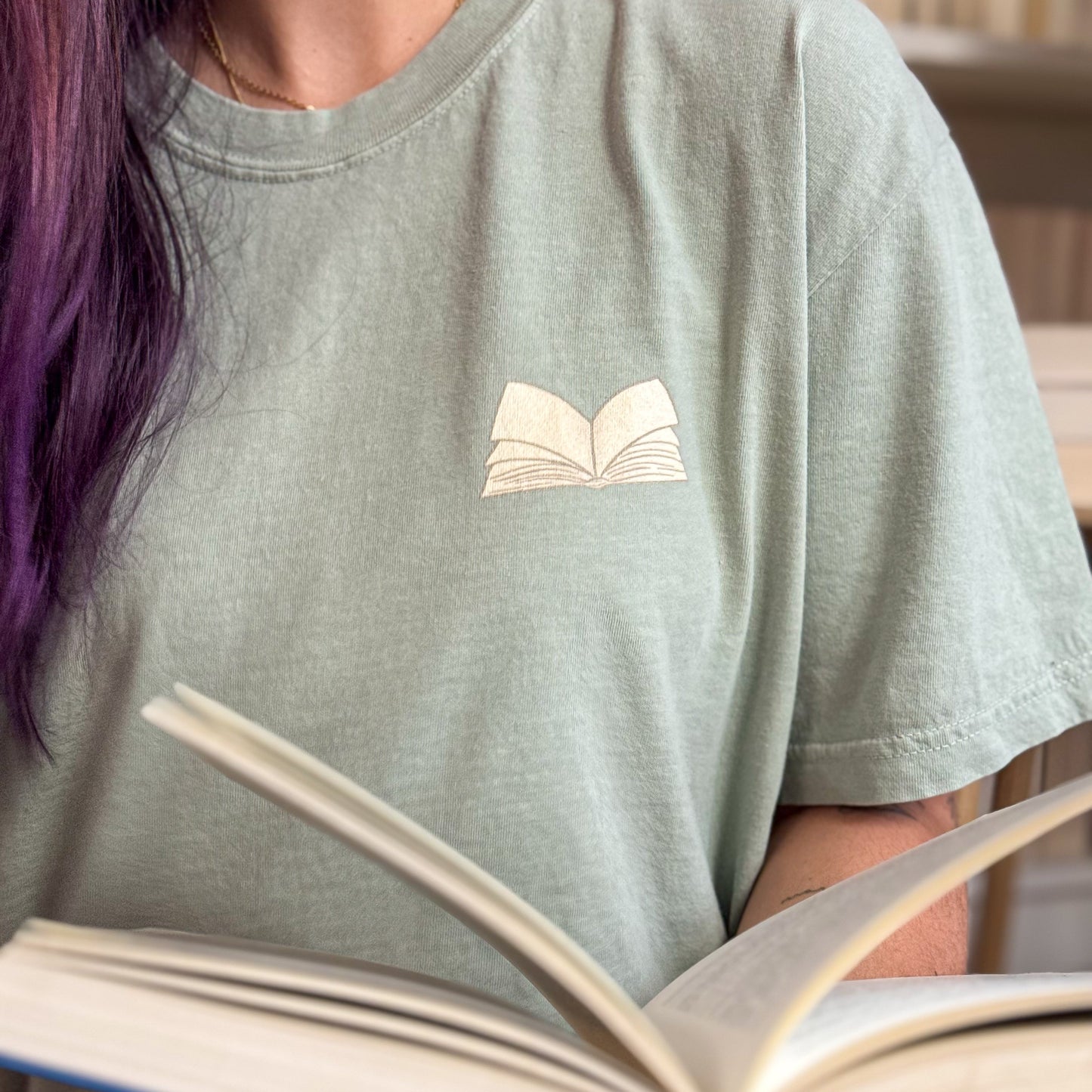 Premium T-Shirt | Bookish Magic | Druck | Bookish T-Shirt