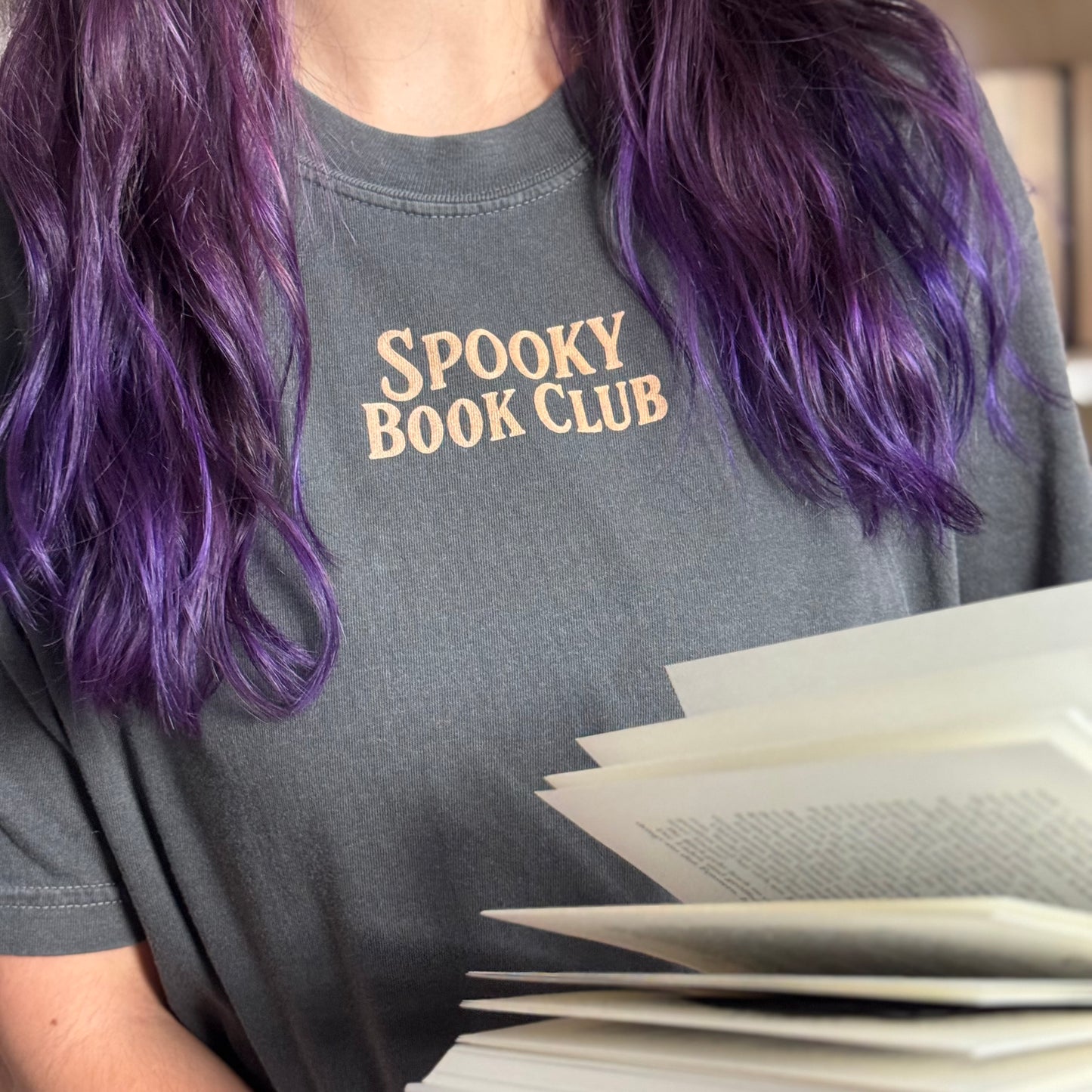 Premium T-Shirt | Spooky Book Club | Druck | Bookish Halloween