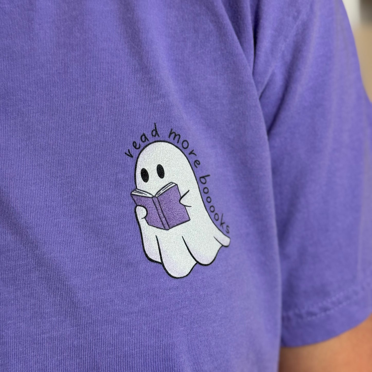 Premium T-Shirt | Read more booooks | Druck | Bookish Halloween