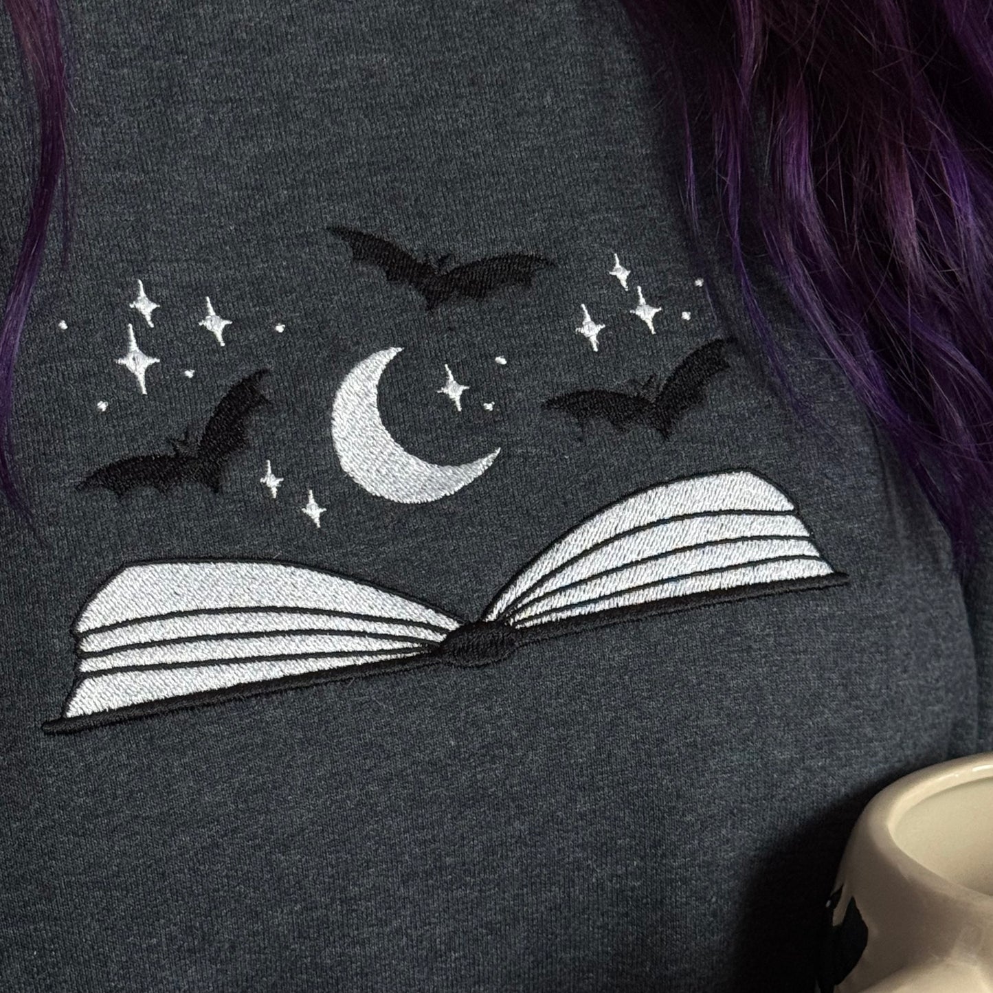 Hoodie | Bookish Halloween | bestickt
