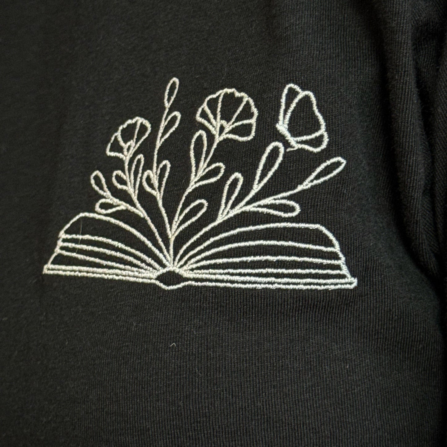 T-Shirt | Booklover | bestickt | Bookish T-Shirt