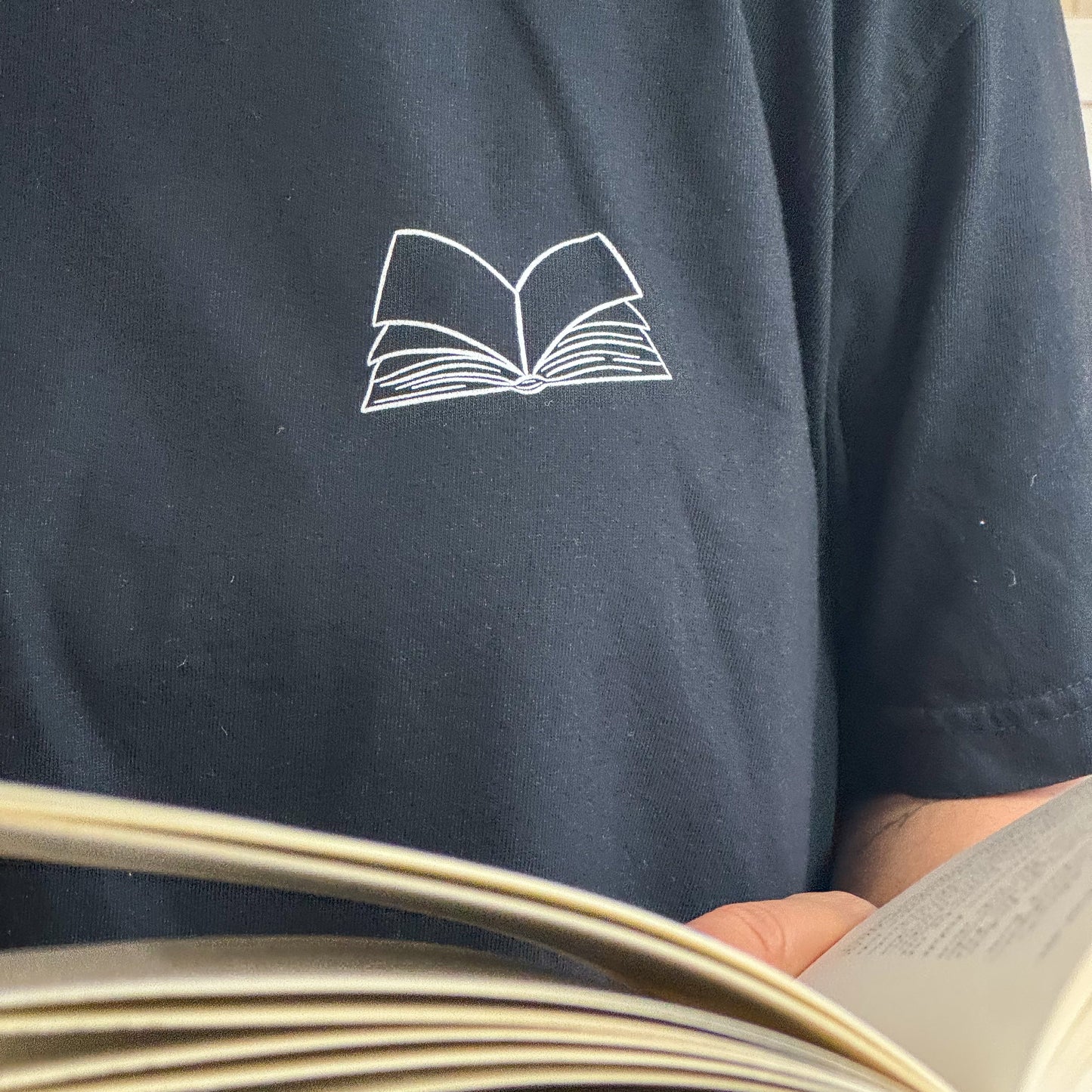 Premium T-Shirt | Bookstore | Druck | Bookish T-Shirt