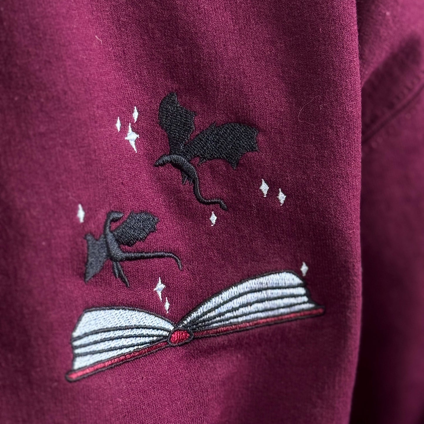 Sweatshirt | Bookish Dragons | bestickt