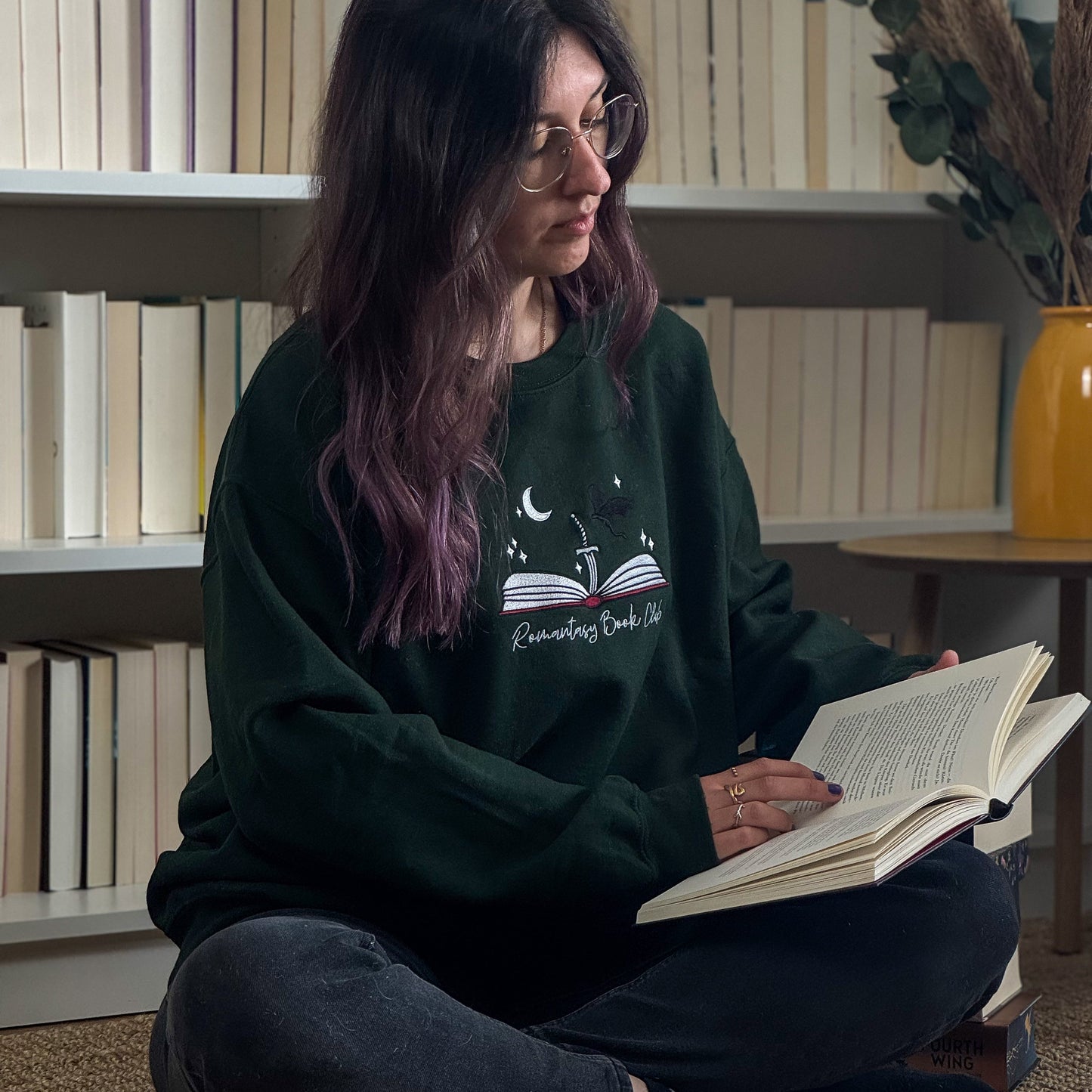 Sweatshirt | Romantasy Book Club | bestickt | Bookish Sweatshirt