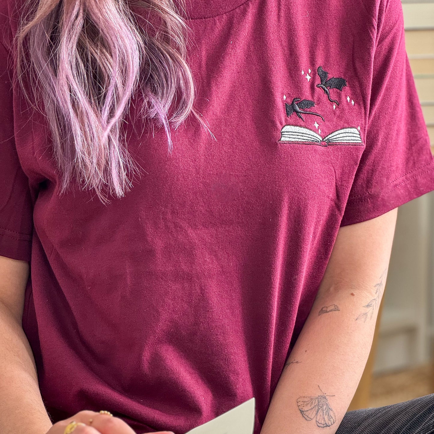 T-Shirt | Bookish Dragons | bestickt | Bookish T-Shirt
