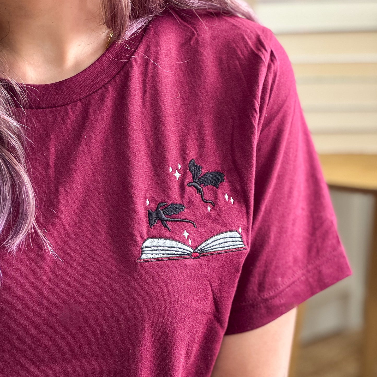 T-Shirt | Bookish Dragons | bestickt | Bookish T-Shirt