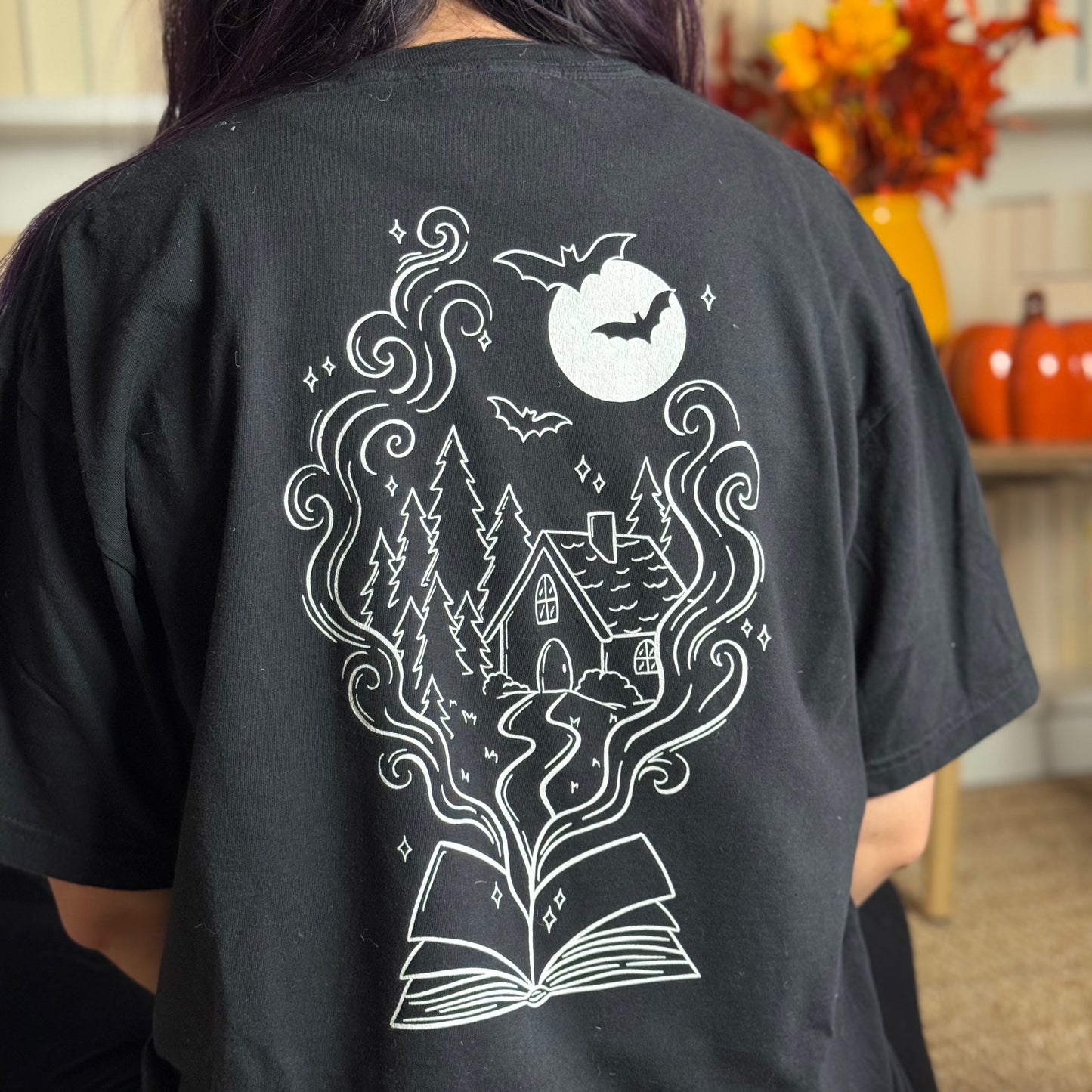 Premium T-Shirt | Witchy Book | Druck | Bookish Halloween