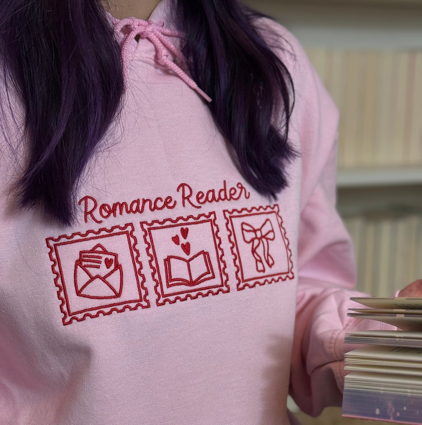 Hoodie | Romance Reader | bestickt | Bookish Hoodie