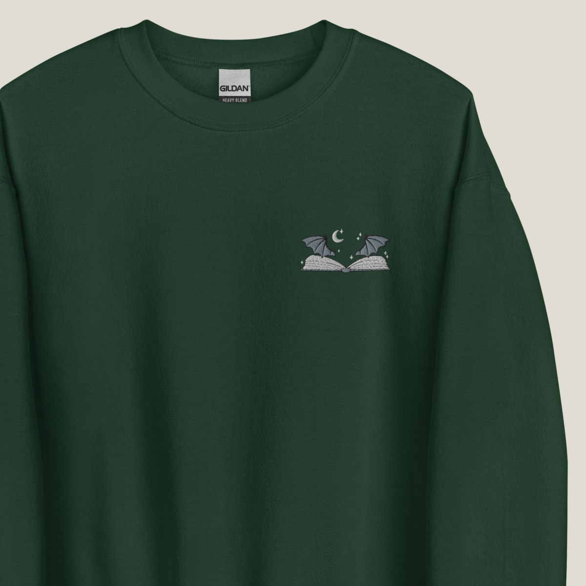 Fantasy Buch Sweatshirt bestickt Buch mit Flügeln in Forest