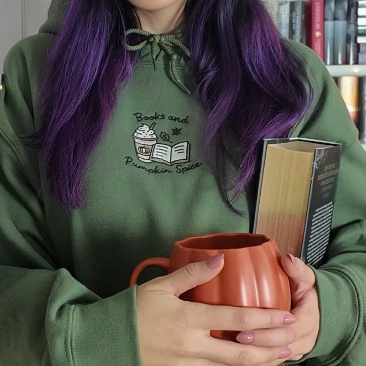 Bookish Hoodie - Books & Pumpkin Spice mit Stick