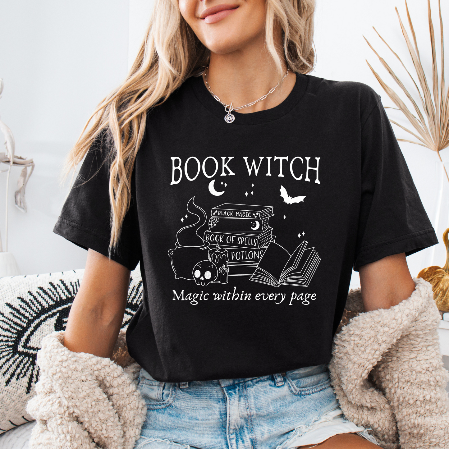 T-Shirt | Book Witch | Druck | Bookish T-Shirt