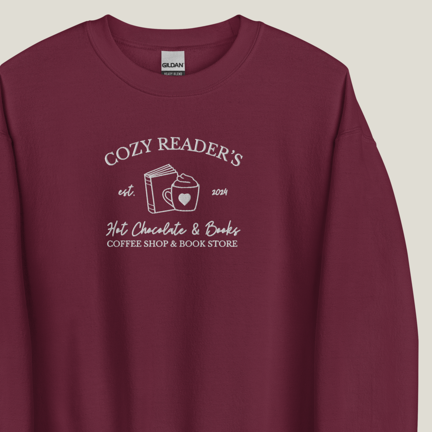 Sweatshirt | Cozy Readers | bestickt | Bookish Sweatshirt