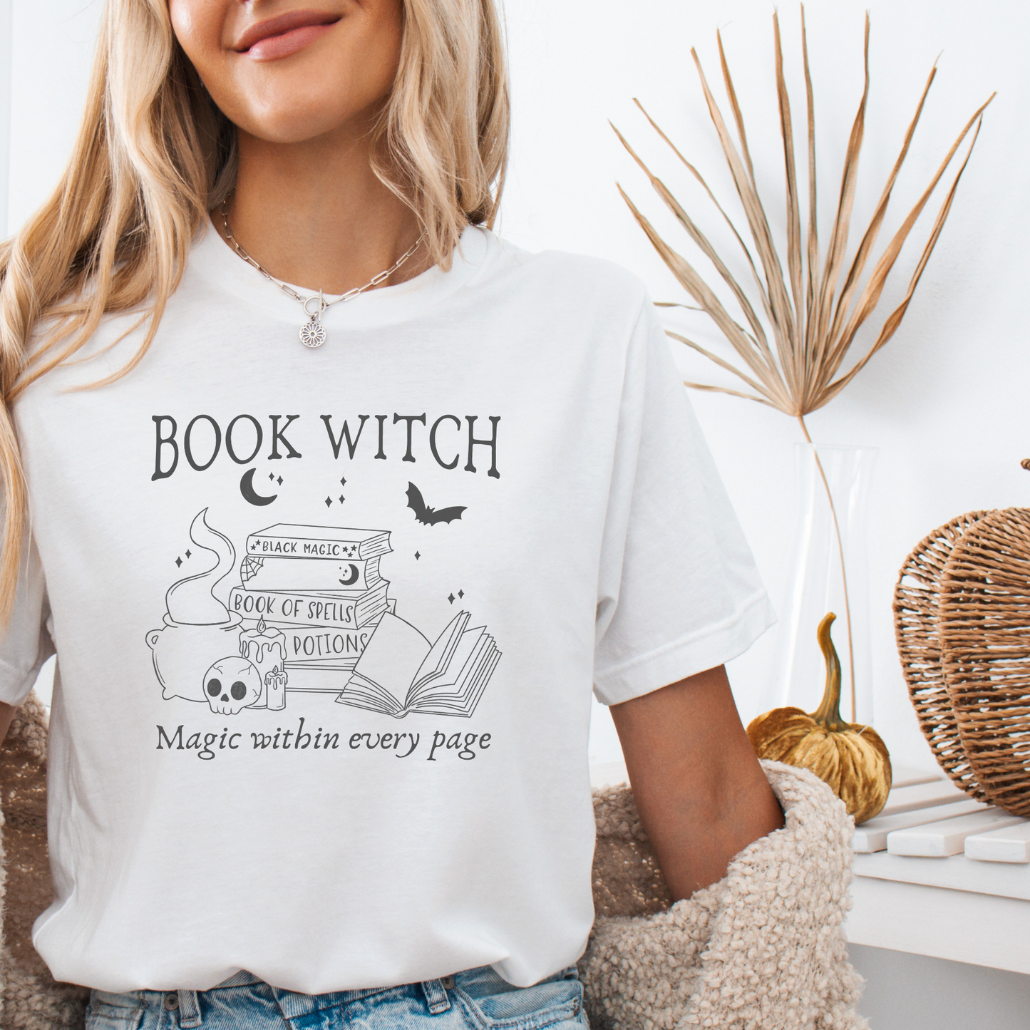 T-Shirt | Book Witch | Druck | Bookish T-Shirt