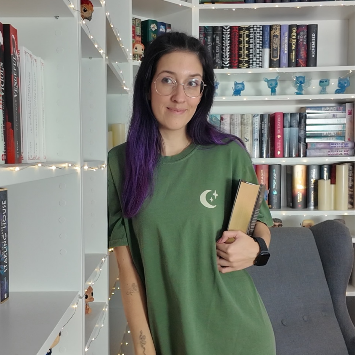 Bookish T-Shirt - Book Ghost mit Backprint