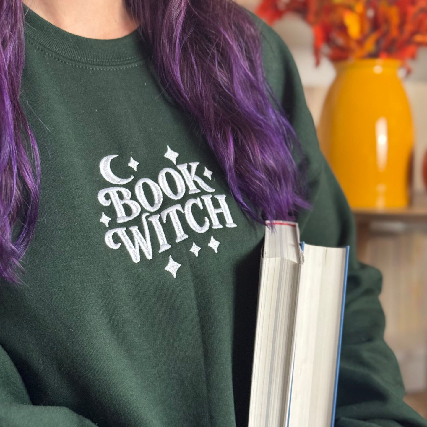 Sweatshirt | Book Witch | bestickt | Bookish Halloween