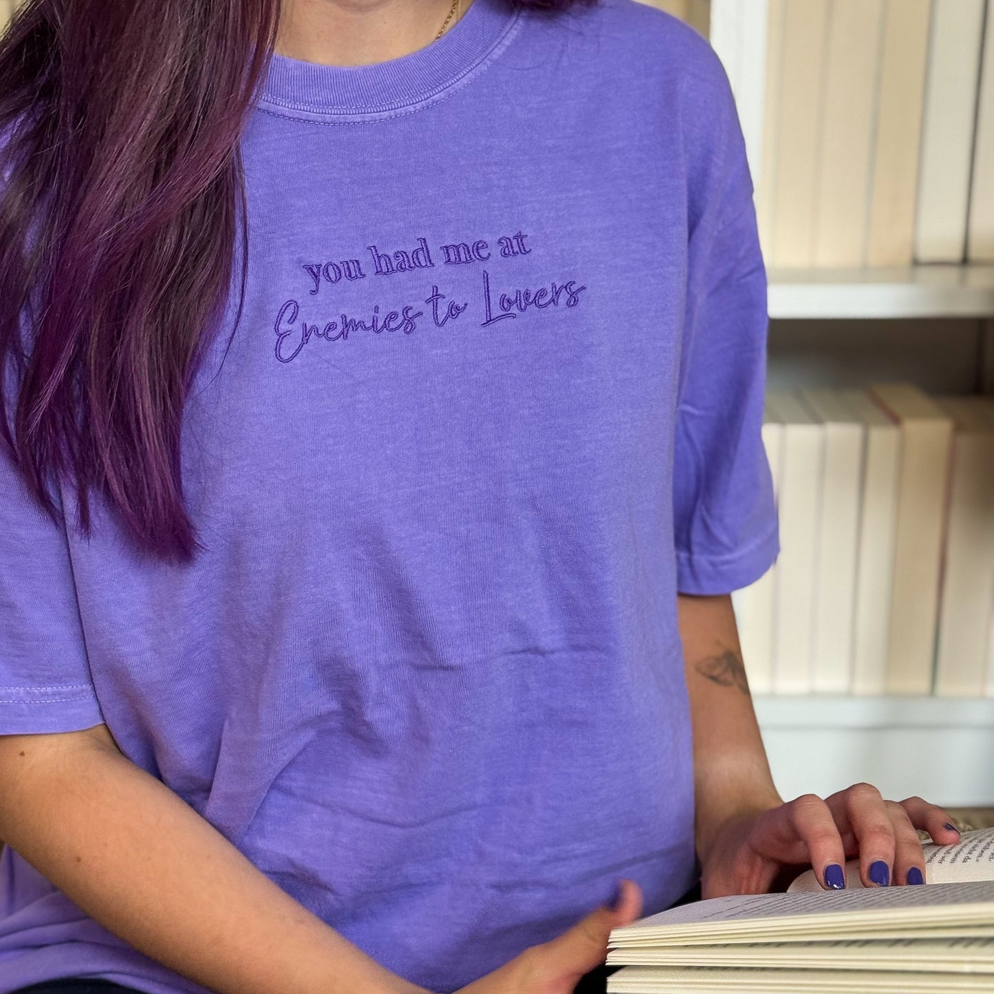 Premium T-Shirt | Enemies to Lovers | bestickt | Bookish T-Shirt