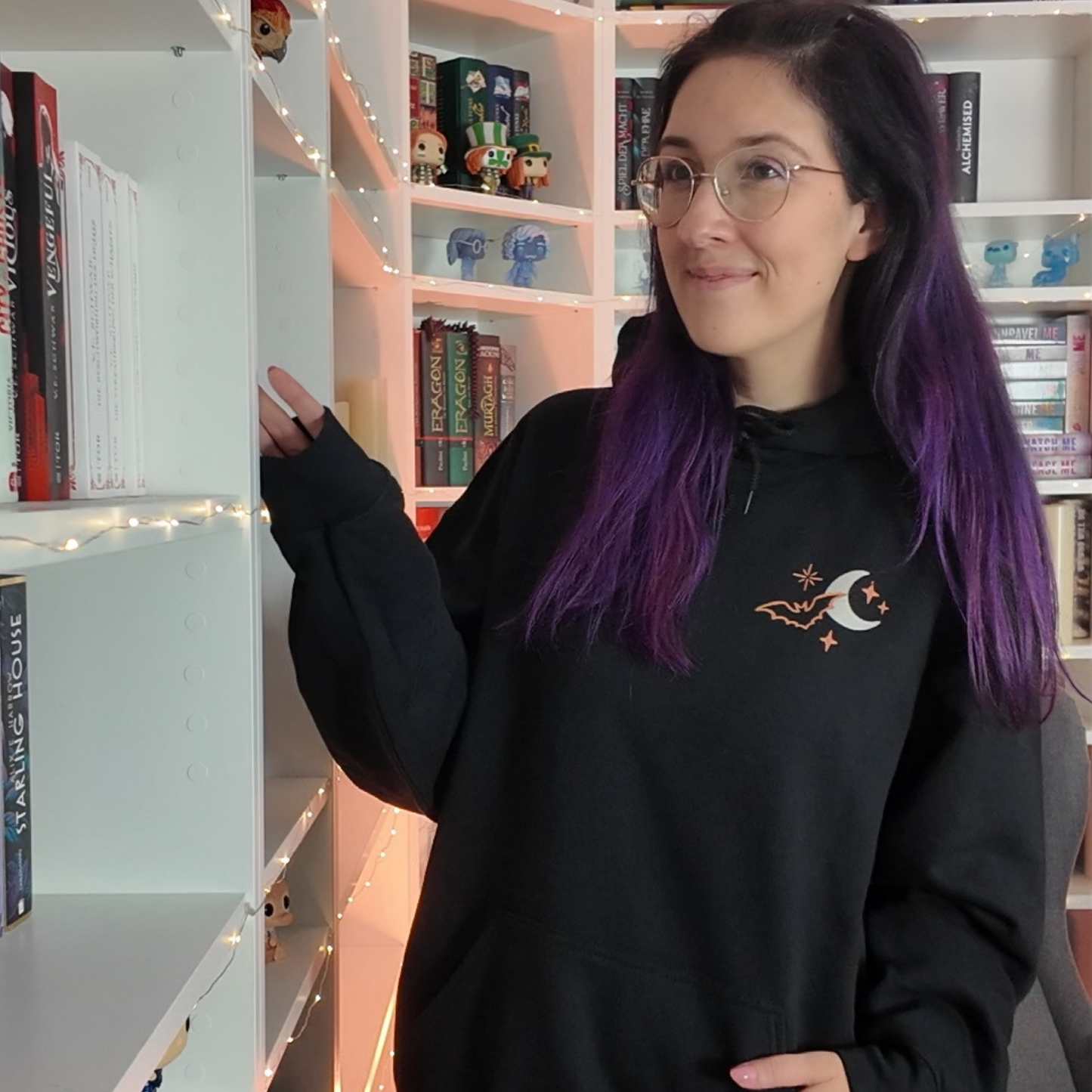 Bookish Hoodie - Spooky Readers Society mit Backprint