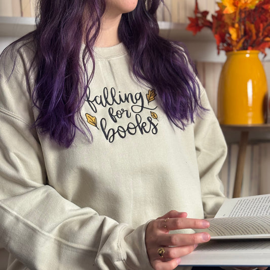 Sweatshirt | Falling for Books | bestickt | Bookish Autumn