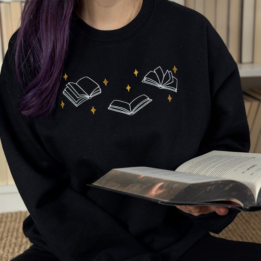 Buch Sweatshirt „Book Magic“ – Bestickt