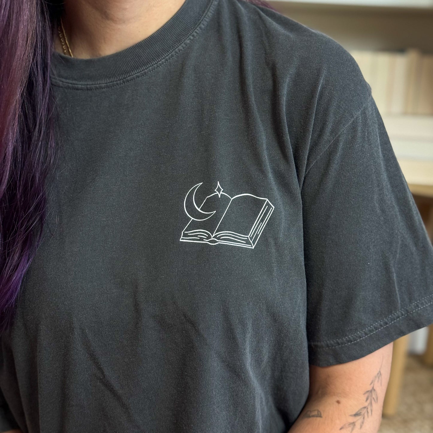 Premium T-Shirt | Late Night Book Club | Druck | Bookish T-Shirt