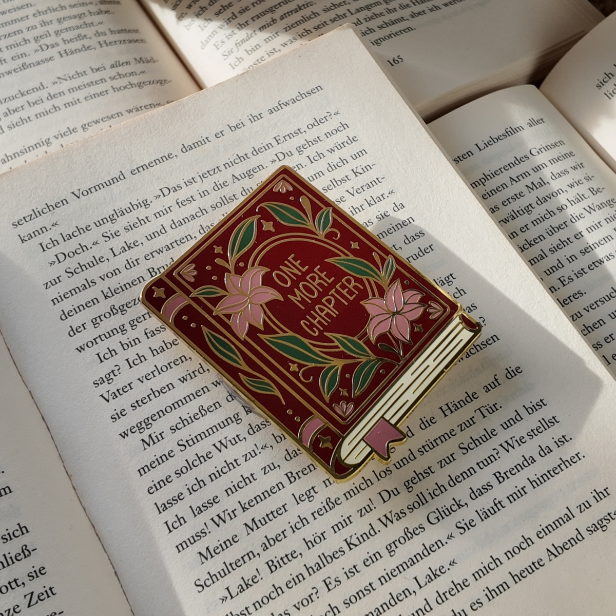 PREORDER Grip "Chapter" - Kindle / Phone Grip