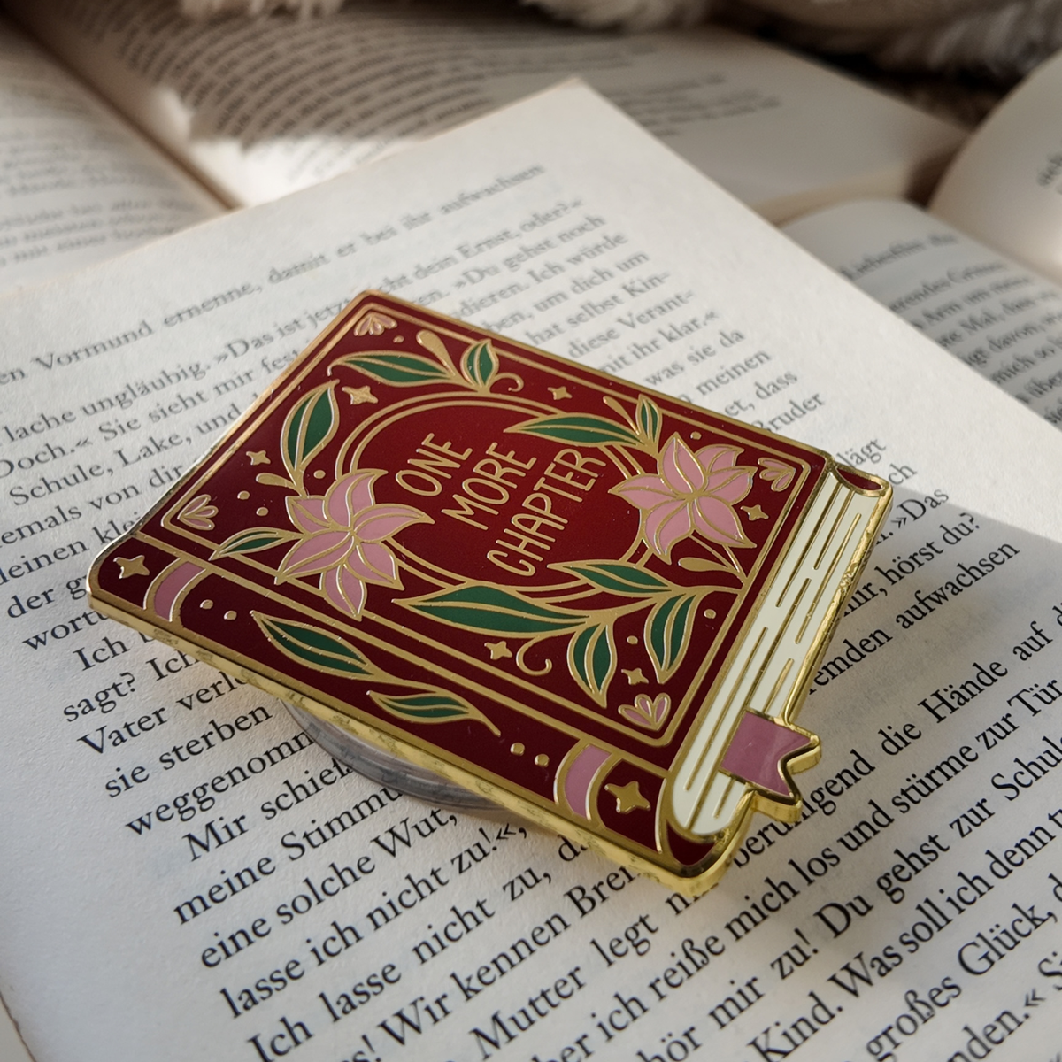 PREORDER Grip "Chapter" - Kindle / Phone Grip