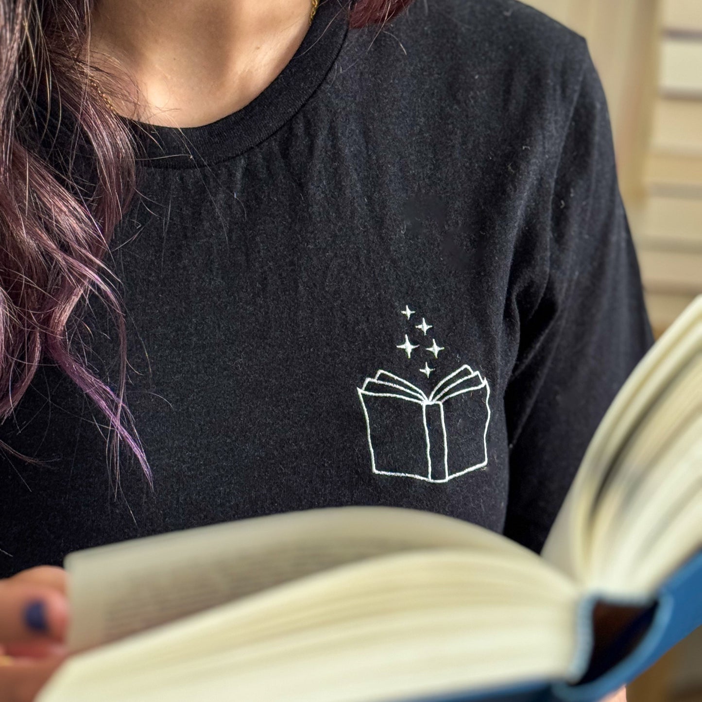 T-Shirt | Sparkling Book | bestickt | Bookish T-Shirt