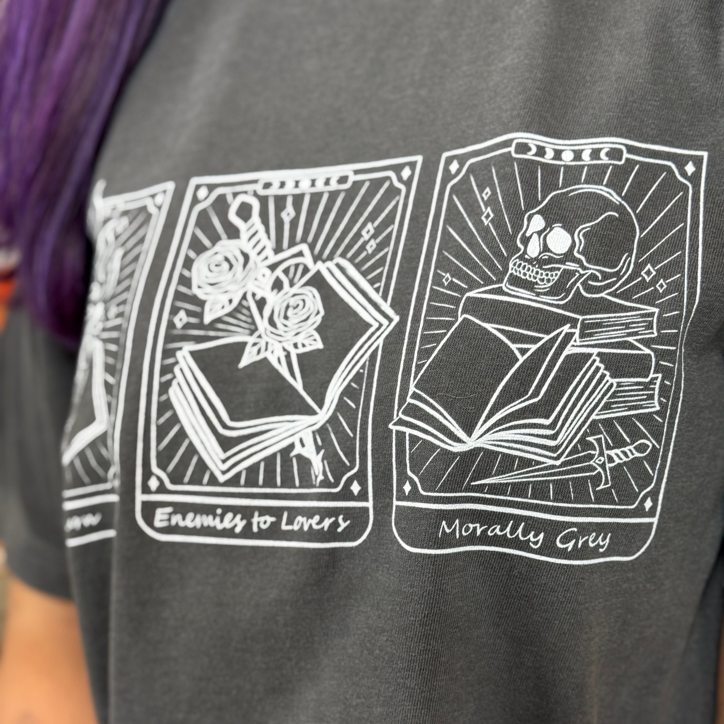 Premium Shirt | Trope Tarot | Druck | Bookish T-Shirt