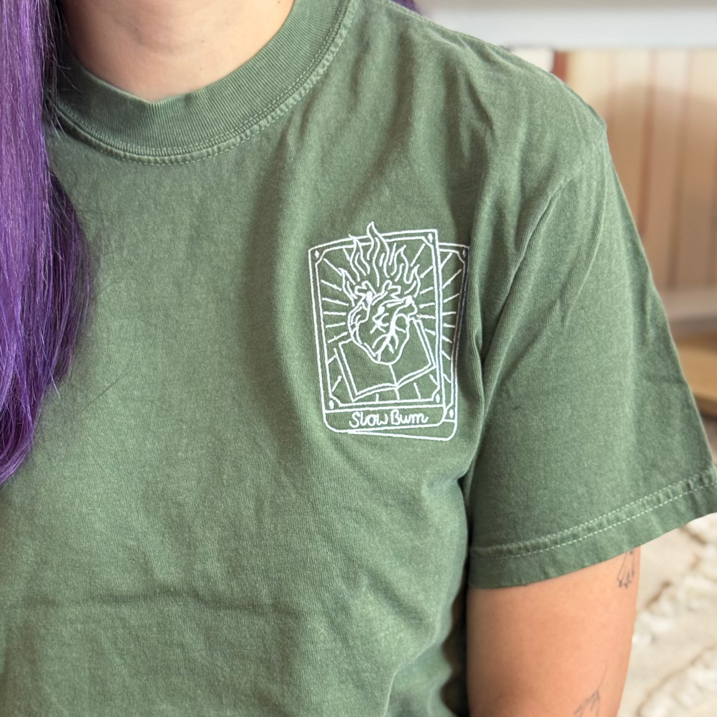 T-Shirt Slow Burn Tarot bestickt - Bookish T-Shirt