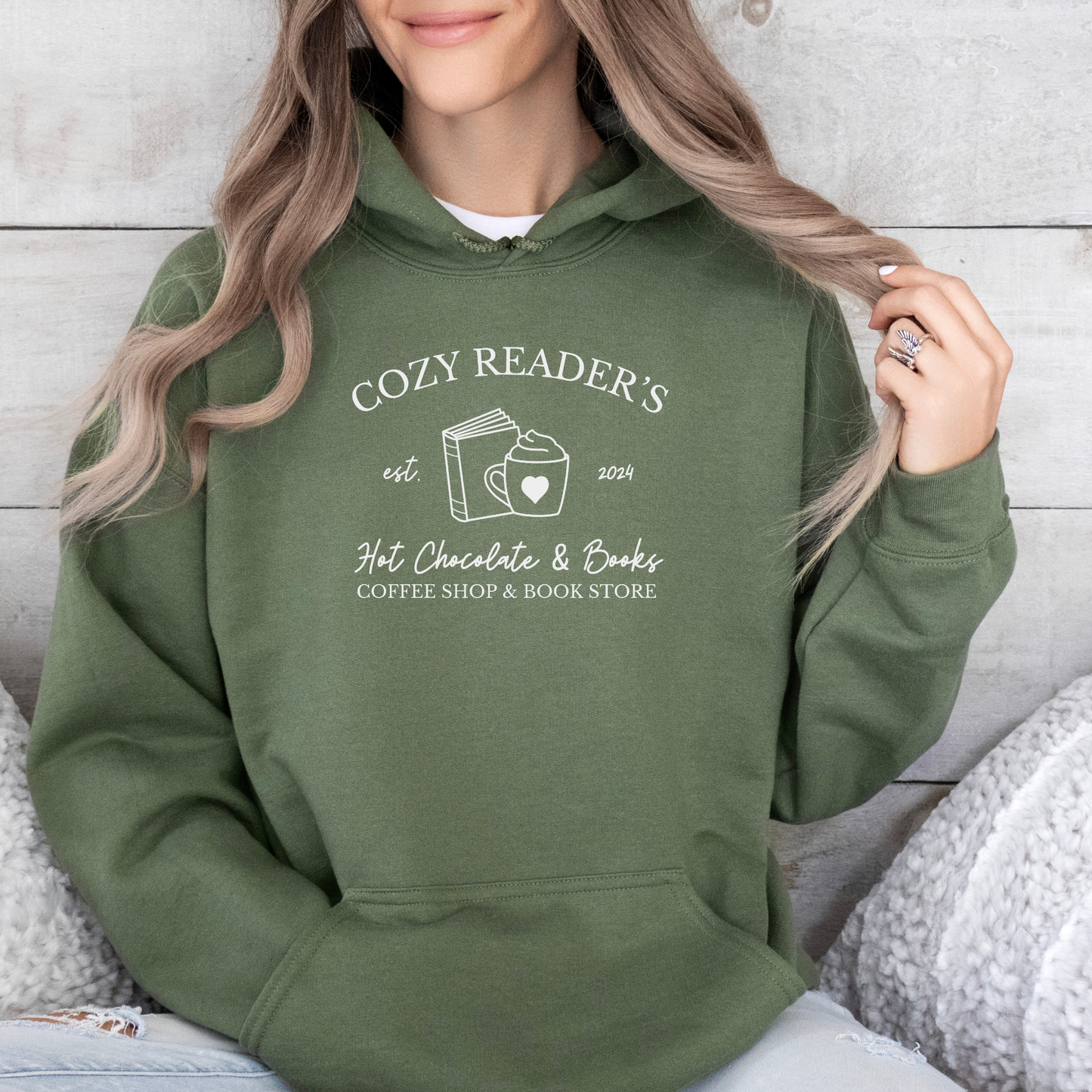 Hoodie | Cozy Readers | bestickt | Bookish Hoodie