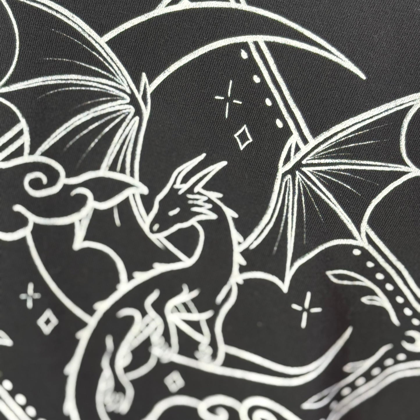 Drachen T-Shirt „Moon Dragon“ – Premium Shirt