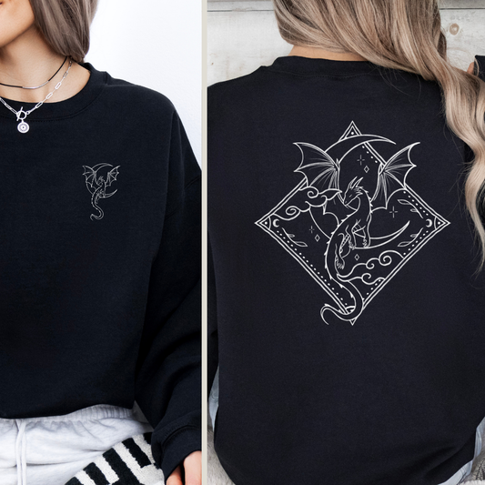 Drachen Sweatshirt in schwarz mit kleinem Frontmotiv und großem Fantasy Drachen Backprint mit Mond. (Black)